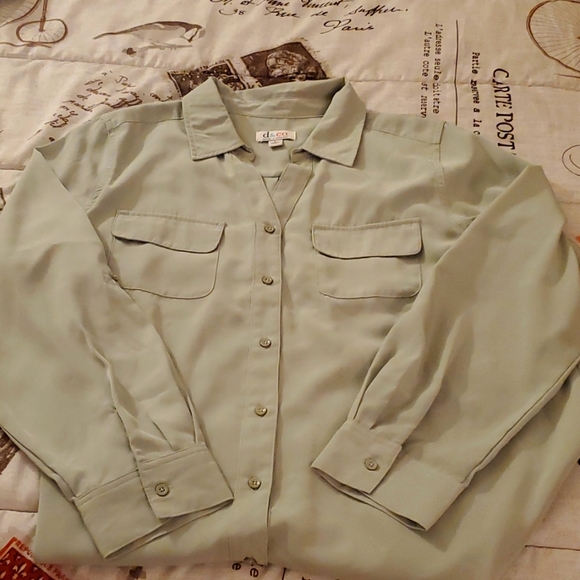 Button down adjustable sleeve fashion blouse - Picture 3 of 6